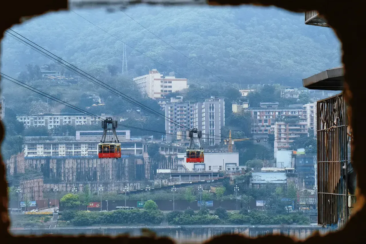 Yangtze River Cableway crossing above Chongqing