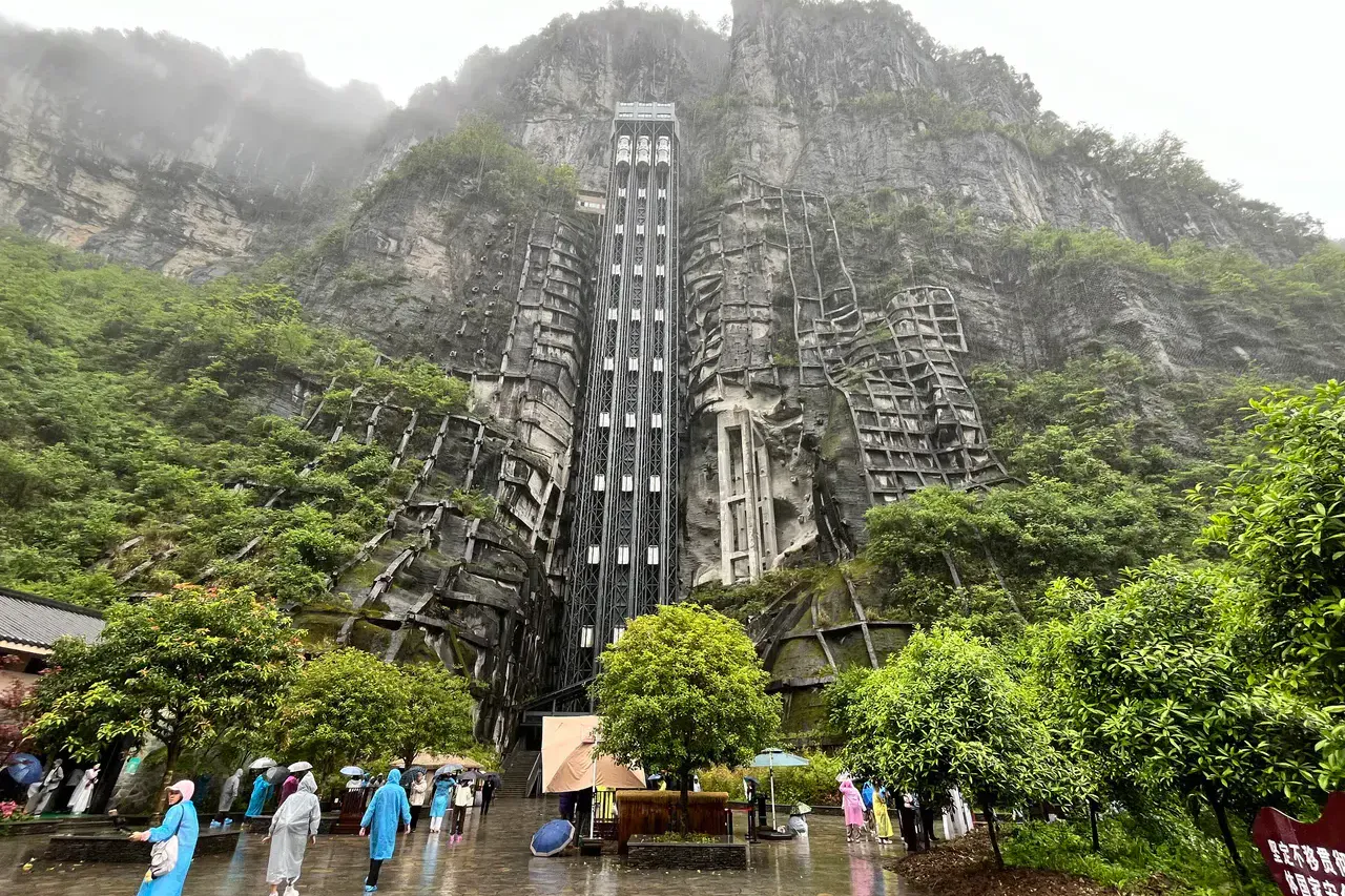 Limestone bridge and gorge at Wulong Three Natural Bridges